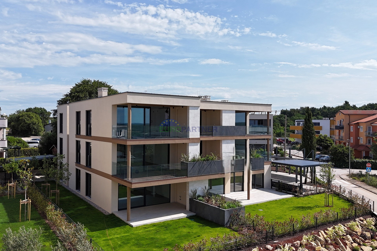 Istra, Novigrad, appartamento moderno in ottima posizione