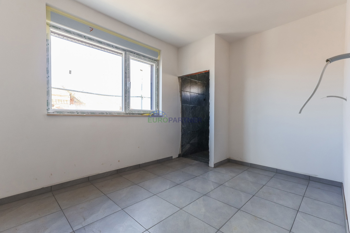 Moderno appartamento con 3 camere da letto, Parenzo, a 4 km dal mare