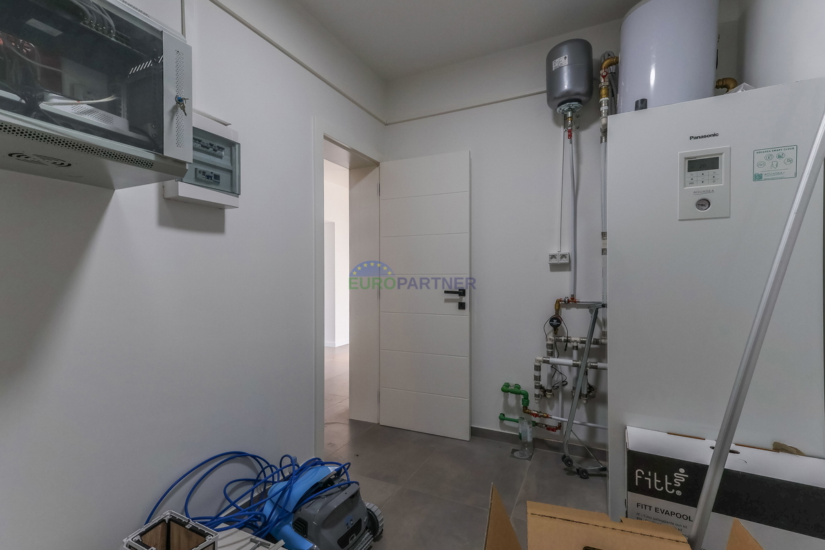 Parenzo - Villa di lusso indipendente con vista mare e piscina
