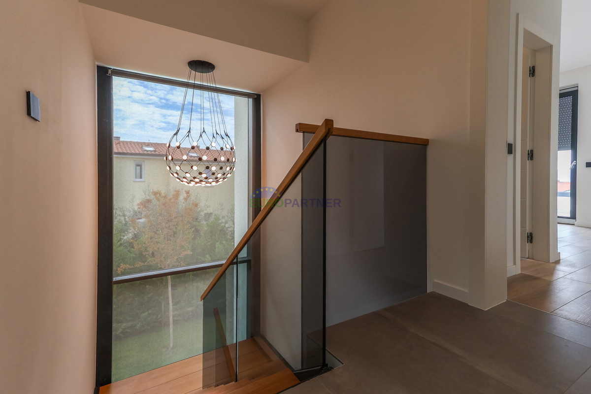 Parenzo - Villa di lusso indipendente con vista mare e piscina