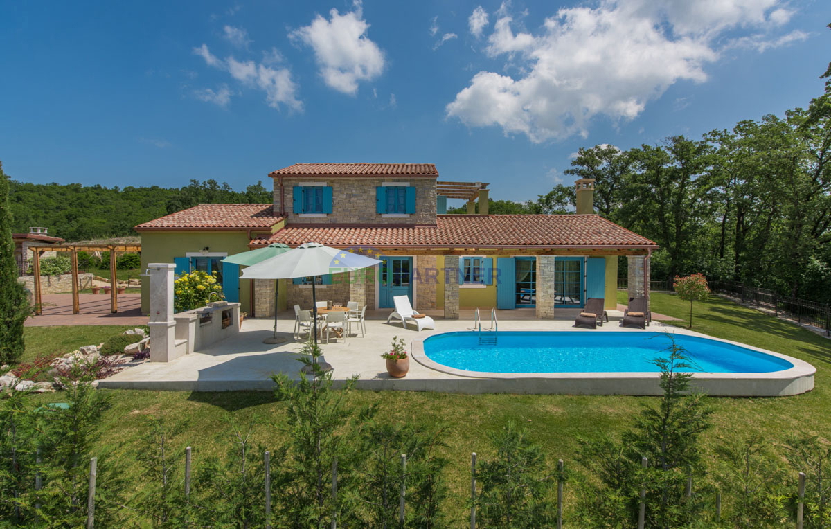 Istria, Umago, casa con piscina e vista mare