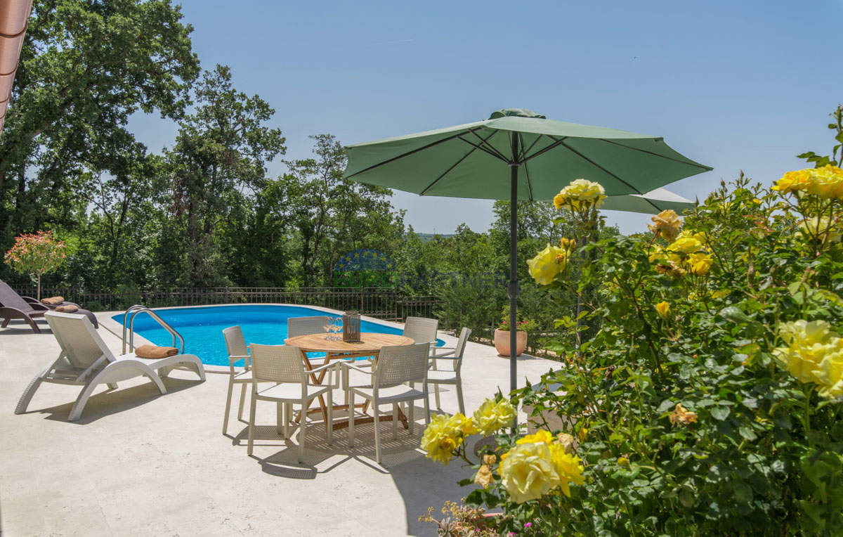 Istria, Umago, casa con piscina e vista mare