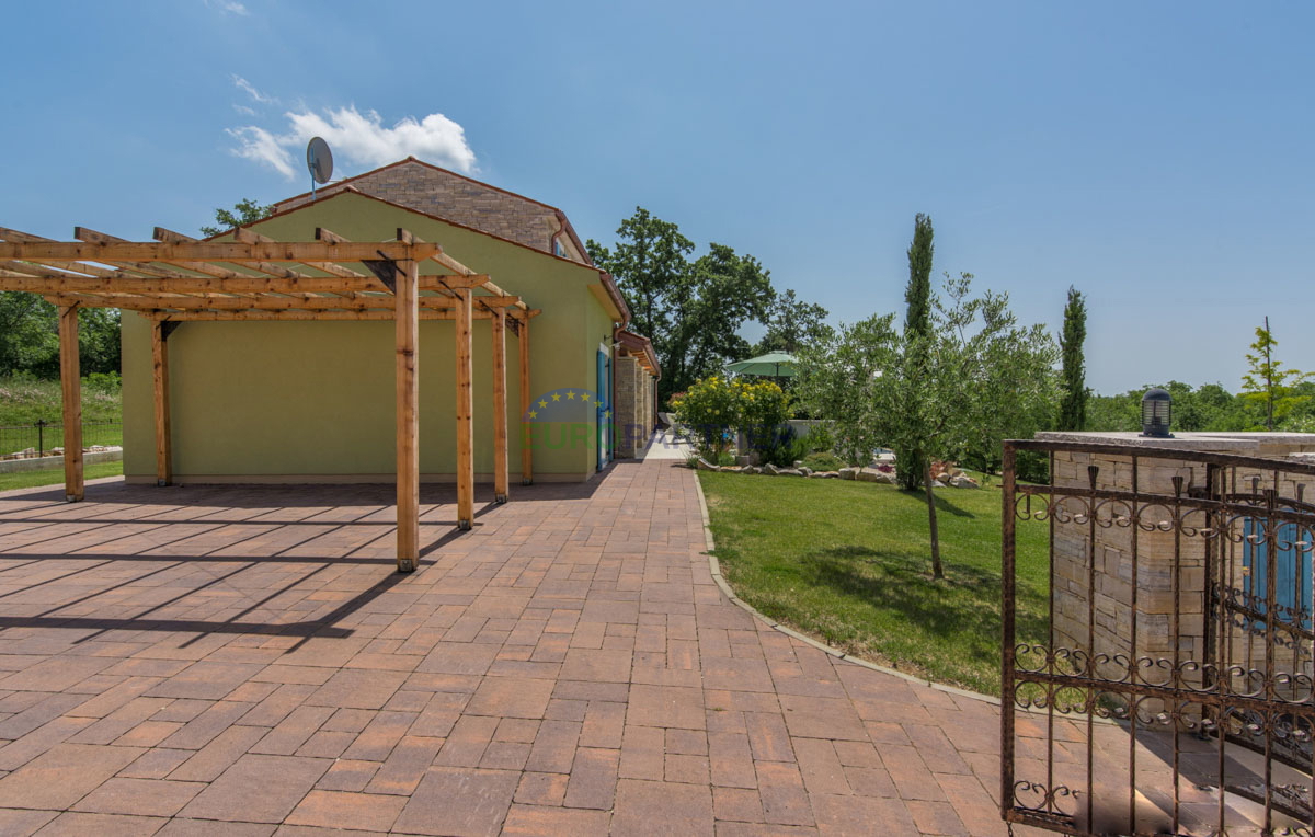 Istria, Umago, casa con piscina e vista mare