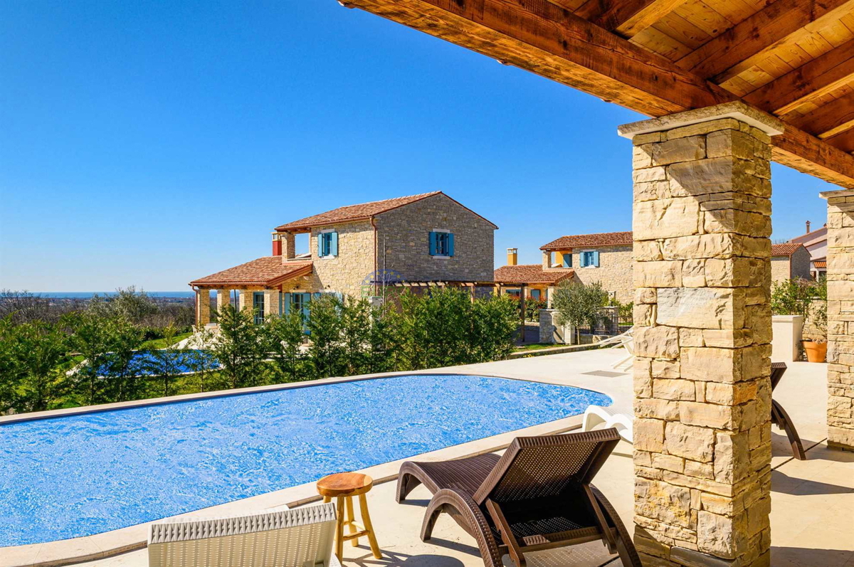 Istria, Umago, casa con piscina e vista mare