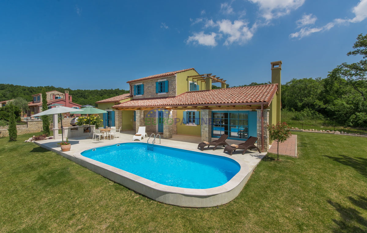 Istria, Umago, casa con piscina e vista mare