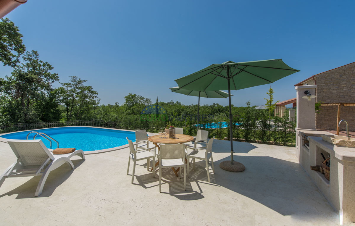 Istria, Umago, casa con piscina e vista mare