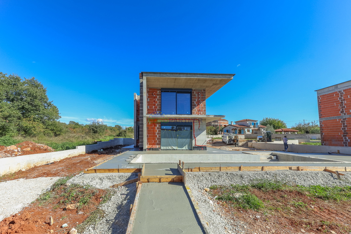 &quot;Villa Black Beauty&quot; attende il suo nuovo proprietario, realizzata con il metodo di costruzione &quot;chiavi in ​​mano&quot;.