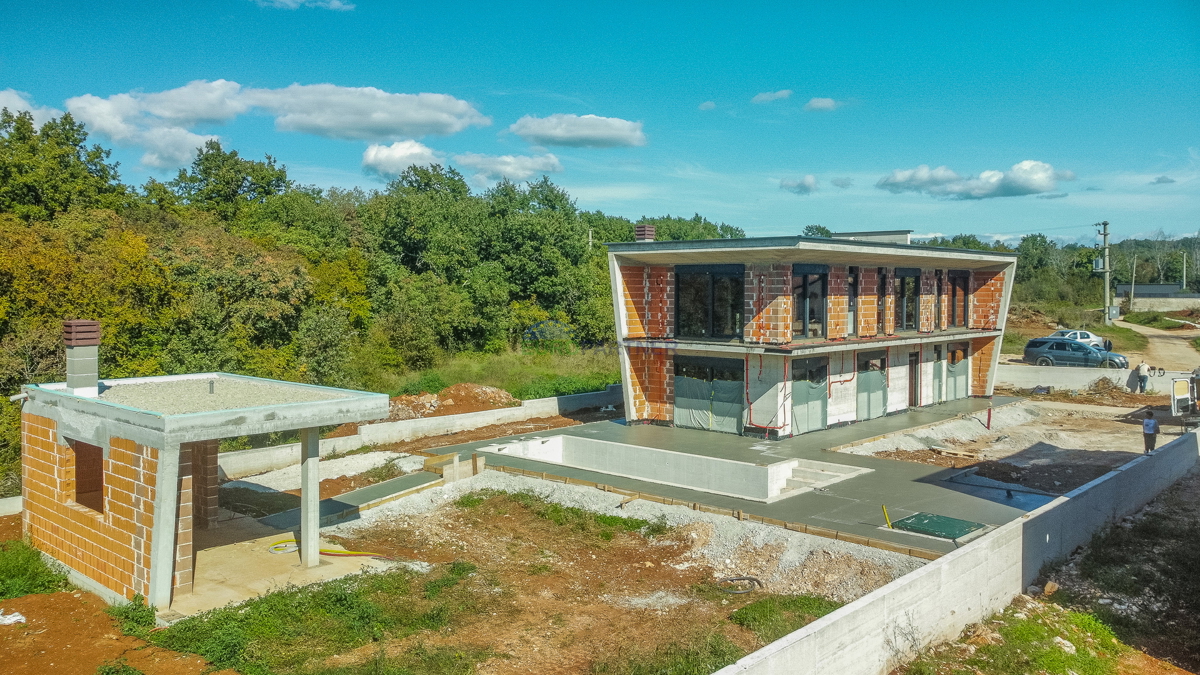 &quot;Villa Black Beauty&quot; attende il suo nuovo proprietario, realizzata con il metodo di costruzione &quot;chiavi in ​​mano&quot;.