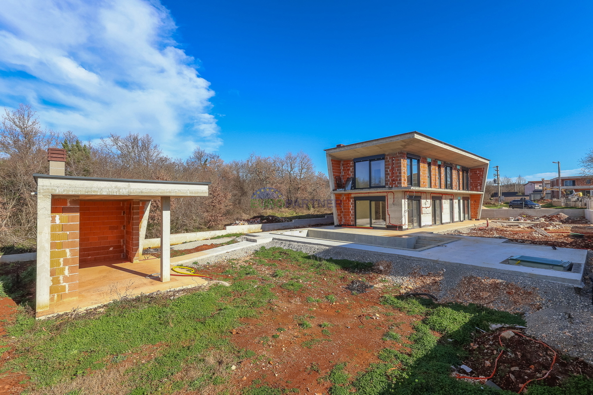 "Villa Black Beauty" attende il suo nuovo proprietario, realizzata con il metodo di costruzione "chiavi in ​​mano".