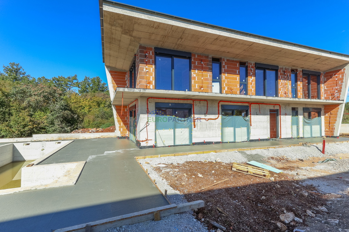 &quot;Villa Black Beauty&quot; attende il suo nuovo proprietario, realizzata con il metodo di costruzione &quot;chiavi in ​​mano&quot;.