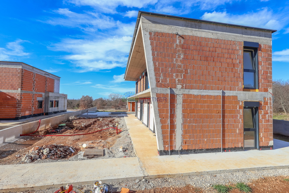 "Villa Black Beauty" attende il suo nuovo proprietario, realizzata con il metodo di costruzione "chiavi in ​​mano".