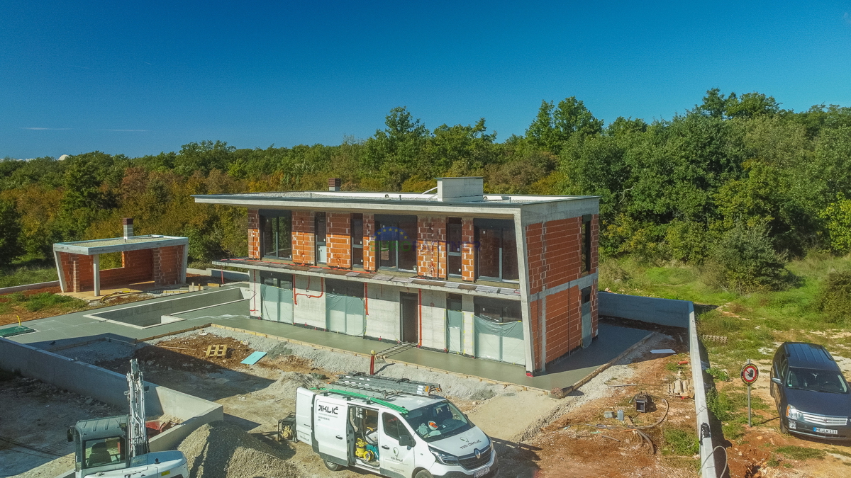 &quot;Villa Black Beauty&quot; attende il suo nuovo proprietario, realizzata con il metodo di costruzione &quot;chiavi in ​​mano&quot;.