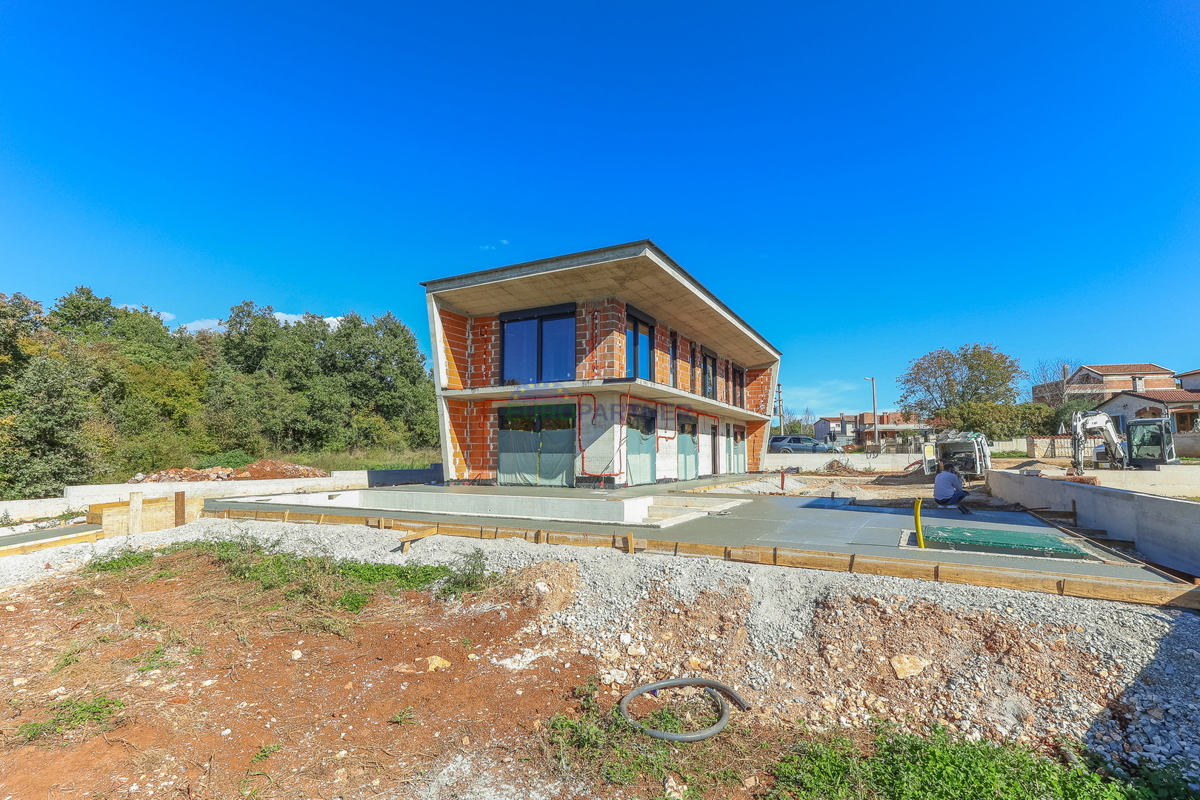 &quot;Villa Black Beauty&quot; attende il suo nuovo proprietario, realizzata con il metodo di costruzione &quot;chiavi in ​​mano&quot;.