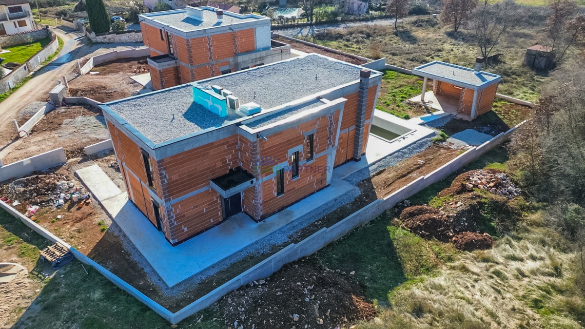 "Villa Black Beauty" attende il suo nuovo proprietario, realizzata con il metodo di costruzione "chiavi in ​​mano".