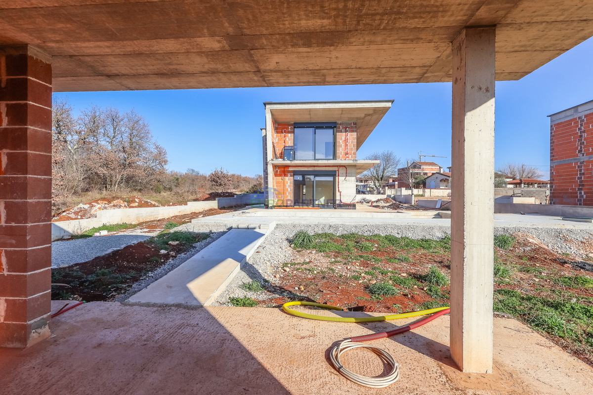 "Villa Black Beauty" attende il suo nuovo proprietario, realizzata con il metodo di costruzione "chiavi in ​​mano".