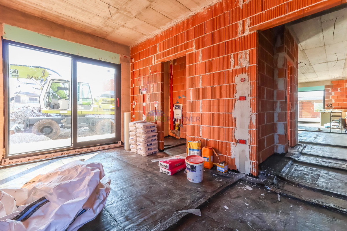 &quot;Villa Black Beauty&quot; attende il suo nuovo proprietario, realizzata con il metodo di costruzione &quot;chiavi in ​​mano&quot;.