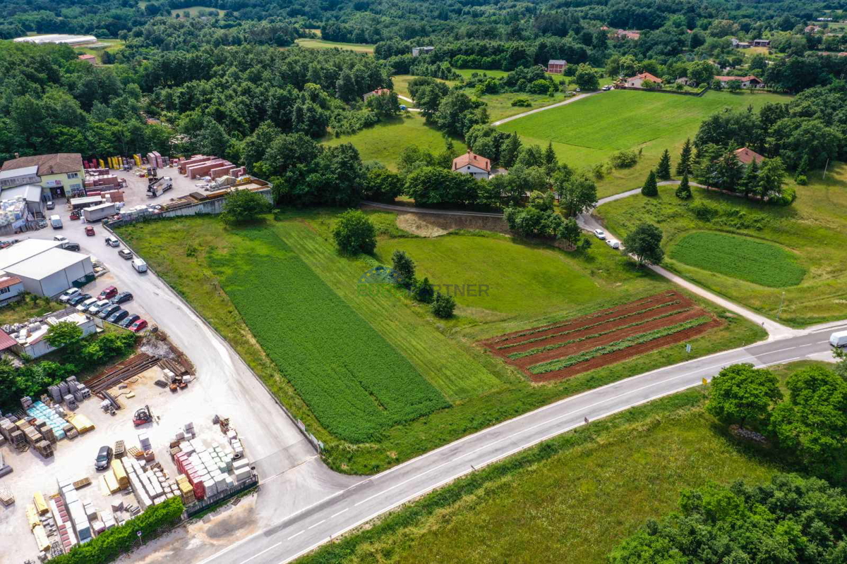 Terreno commerciale, Pisino, Istria