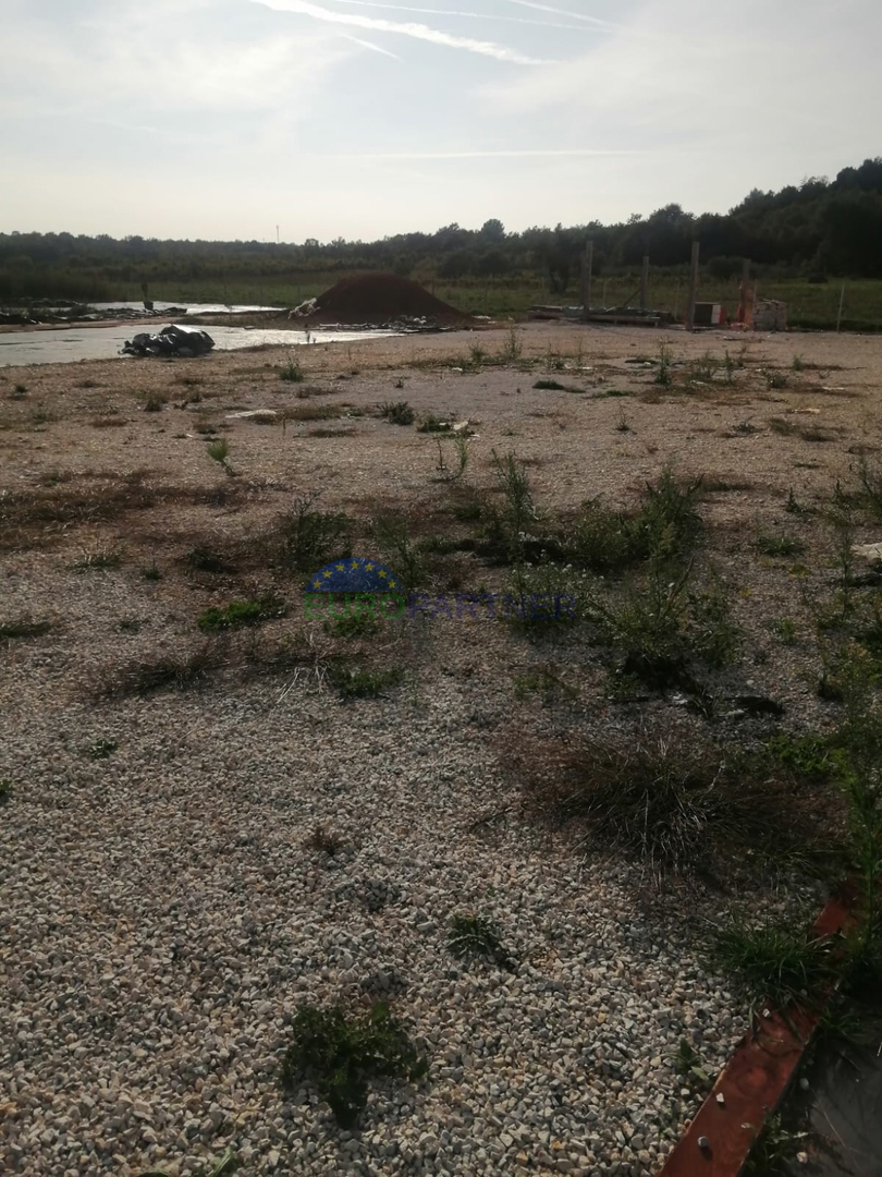 Istria, Parenzo, terreno agricolo recintato