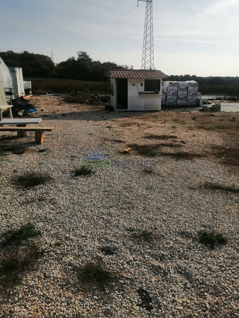 Istria, Parenzo, terreno agricolo recintato