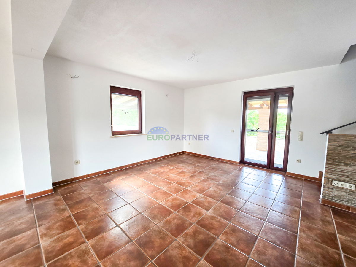 Casa con piscina e ampio giardino, a 10 km da Poreč