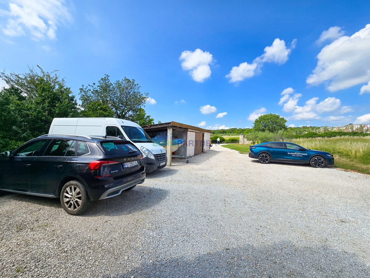 Casa con piscina e ampio giardino, a 10 km da Poreč