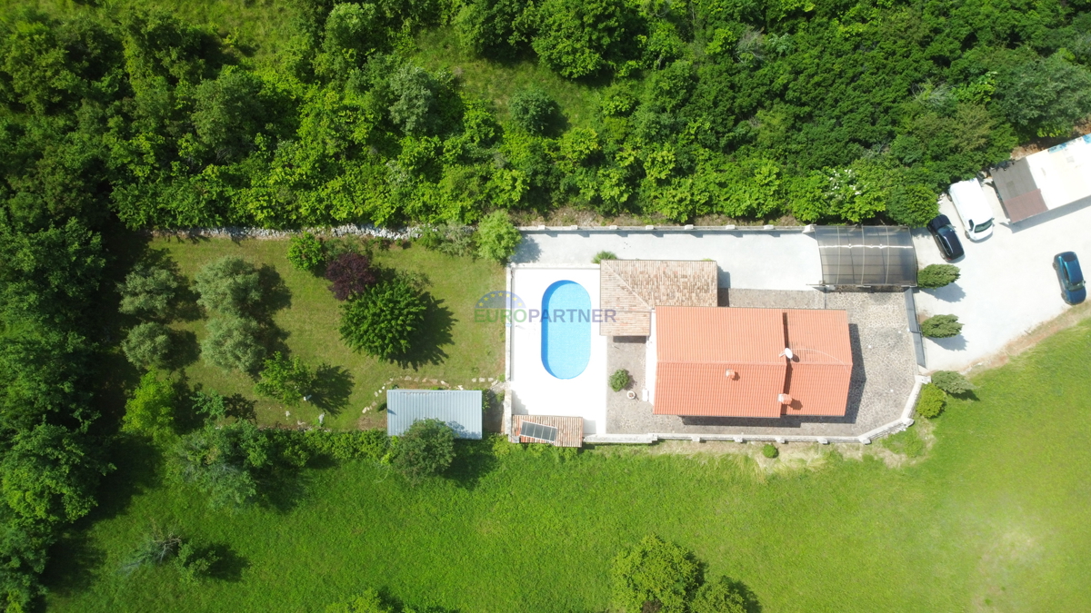 Casa con piscina e ampio giardino, a 10 km da Poreč