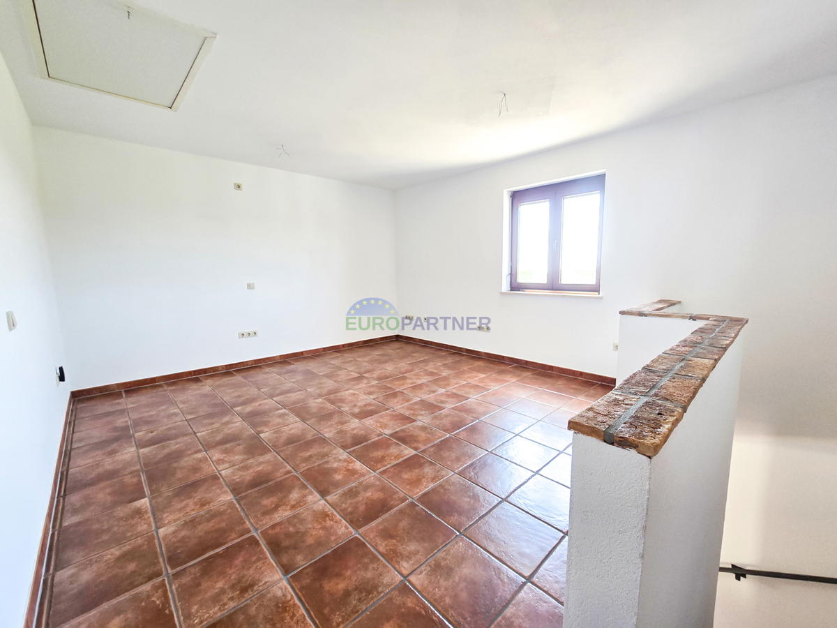 Casa con piscina e ampio giardino, a 10 km da Poreč