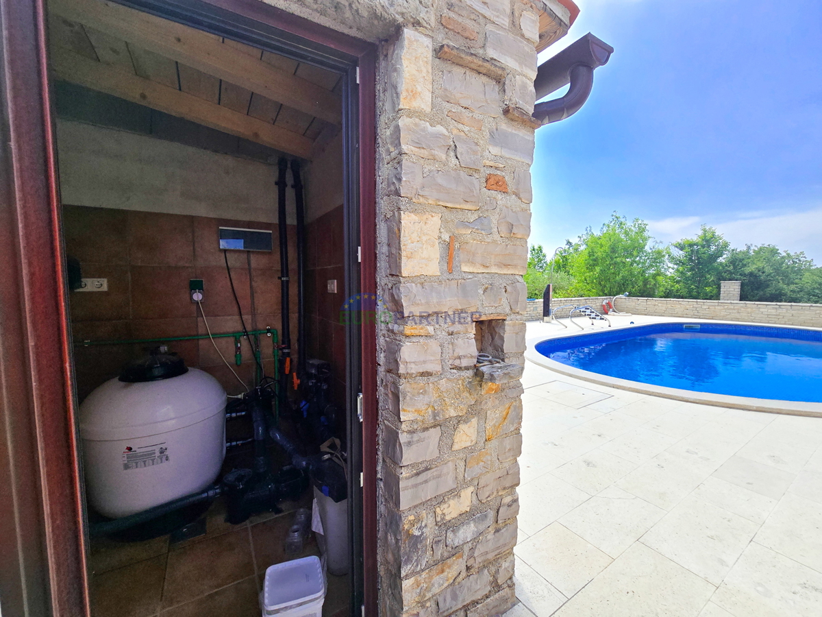 Casa con piscina e ampio giardino, a 10 km da Poreč