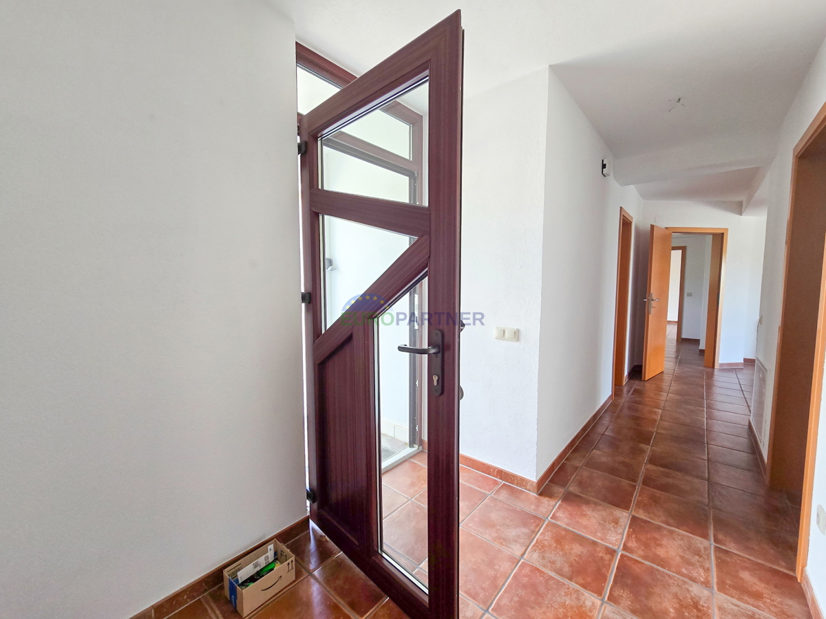 Casa con piscina e ampio giardino, a 10 km da Poreč