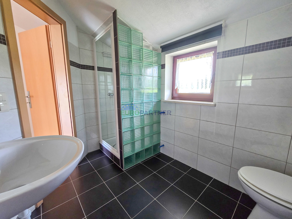 Casa con piscina e ampio giardino, a 10 km da Poreč