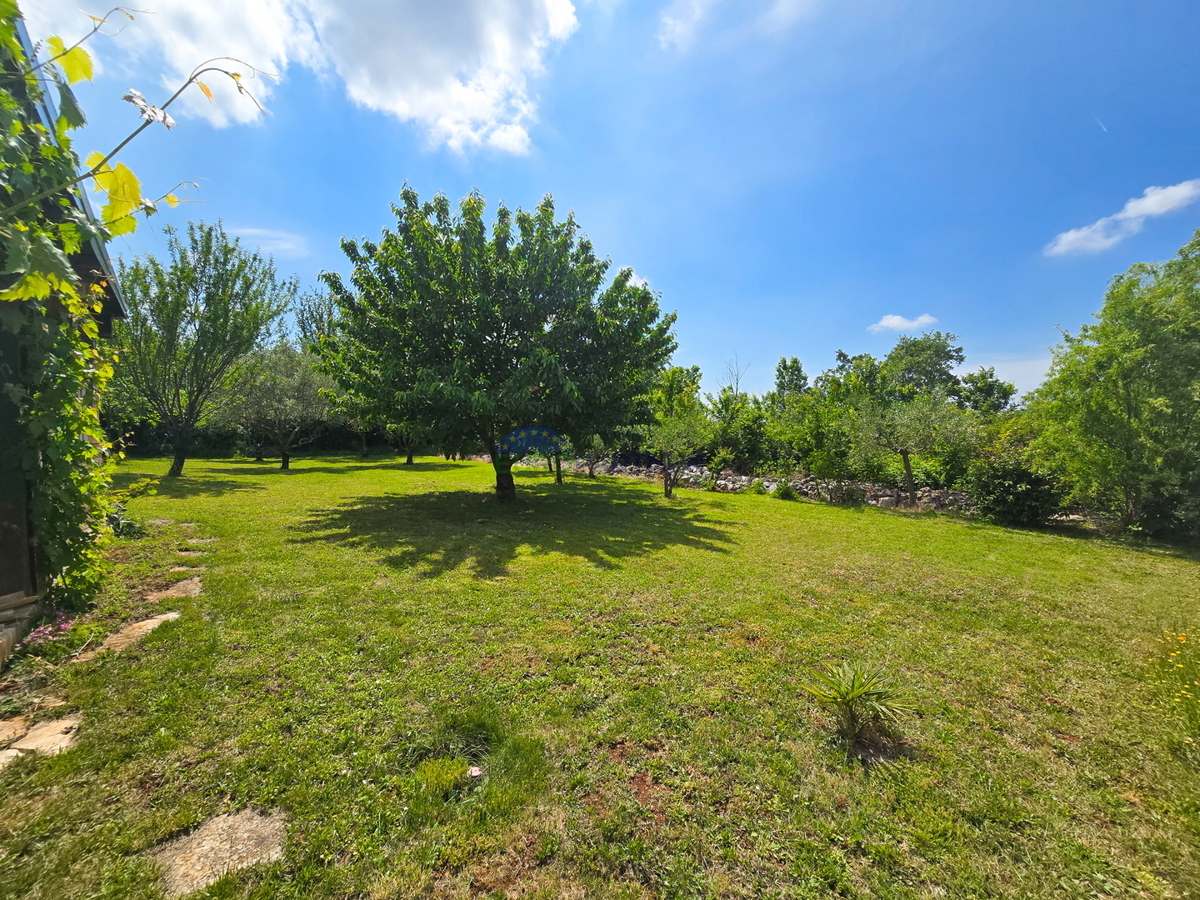 Casa con piscina e ampio giardino, a 10 km da Poreč