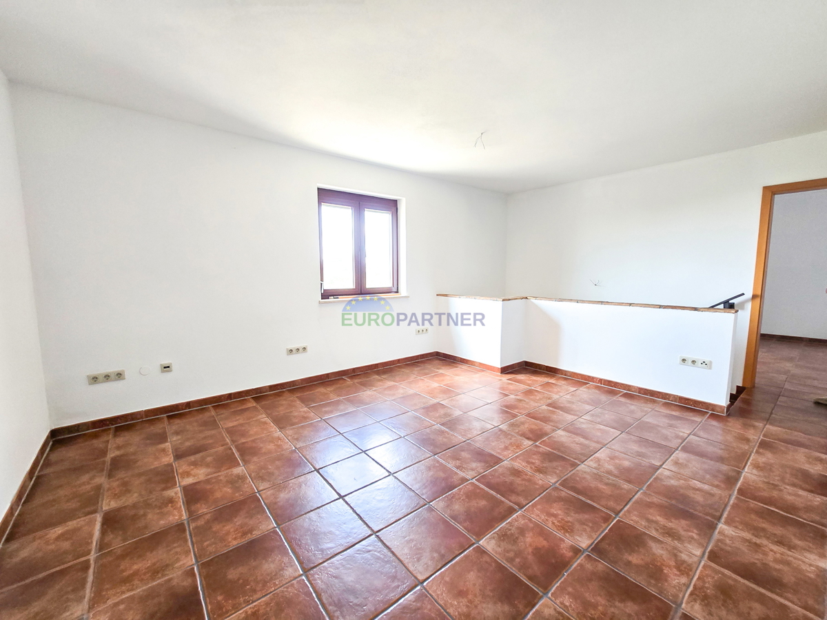 Casa con piscina e ampio giardino, a 10 km da Poreč