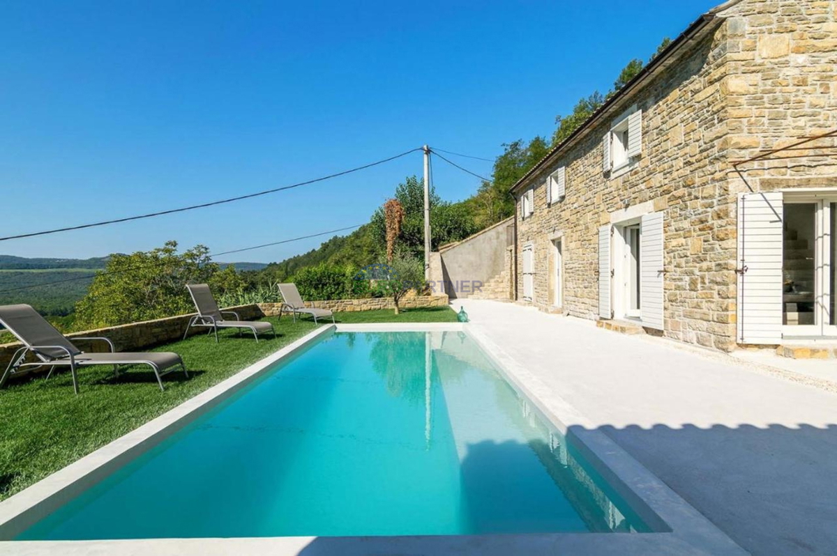 Istria, Motovun, casa in pietra con splendida vista nei dintorni di Motovun
