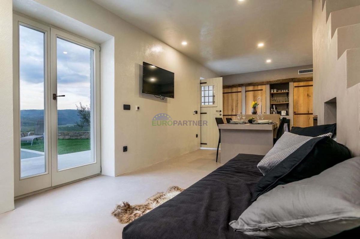 Istria, Motovun, casa in pietra con splendida vista nei dintorni di Motovun