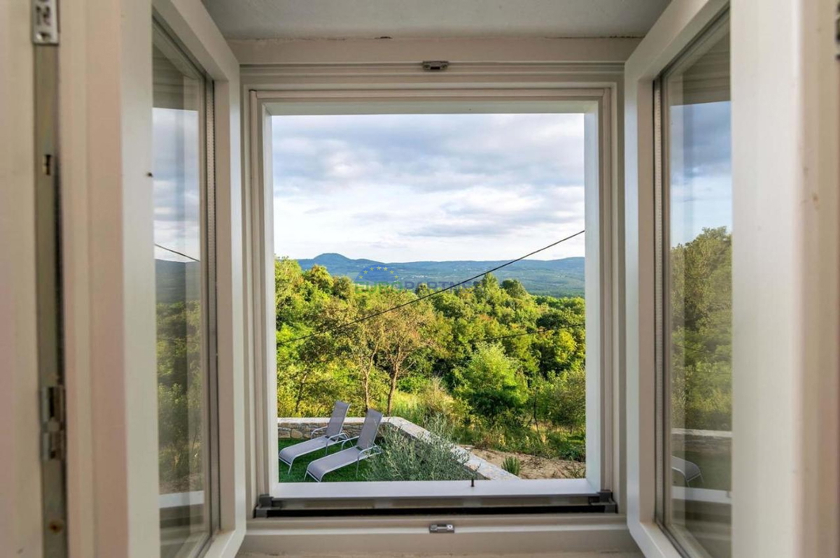 Istria, Motovun, casa in pietra con splendida vista nei dintorni di Motovun