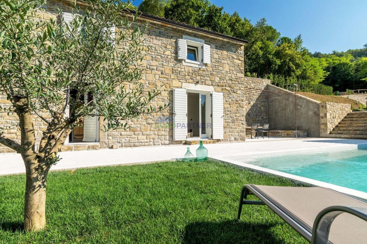 Istria, Motovun, casa in pietra con splendida vista nei dintorni di Motovun
