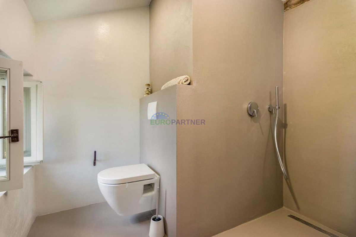 Istria, Motovun, casa in pietra con splendida vista nei dintorni di Motovun