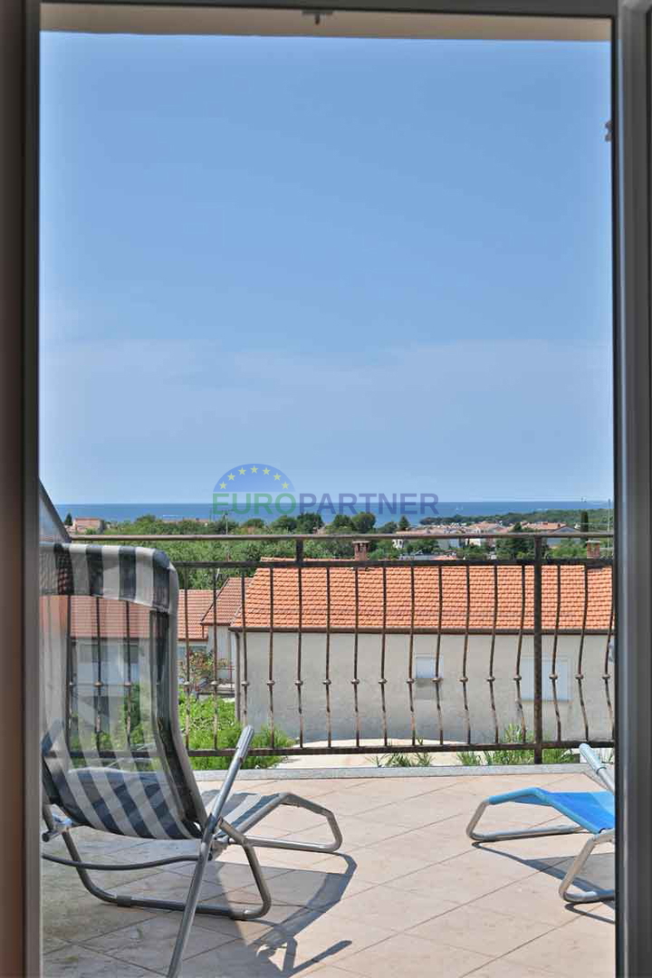 Poreč, appartamento con vista mare - 1 km dalla spiaggia