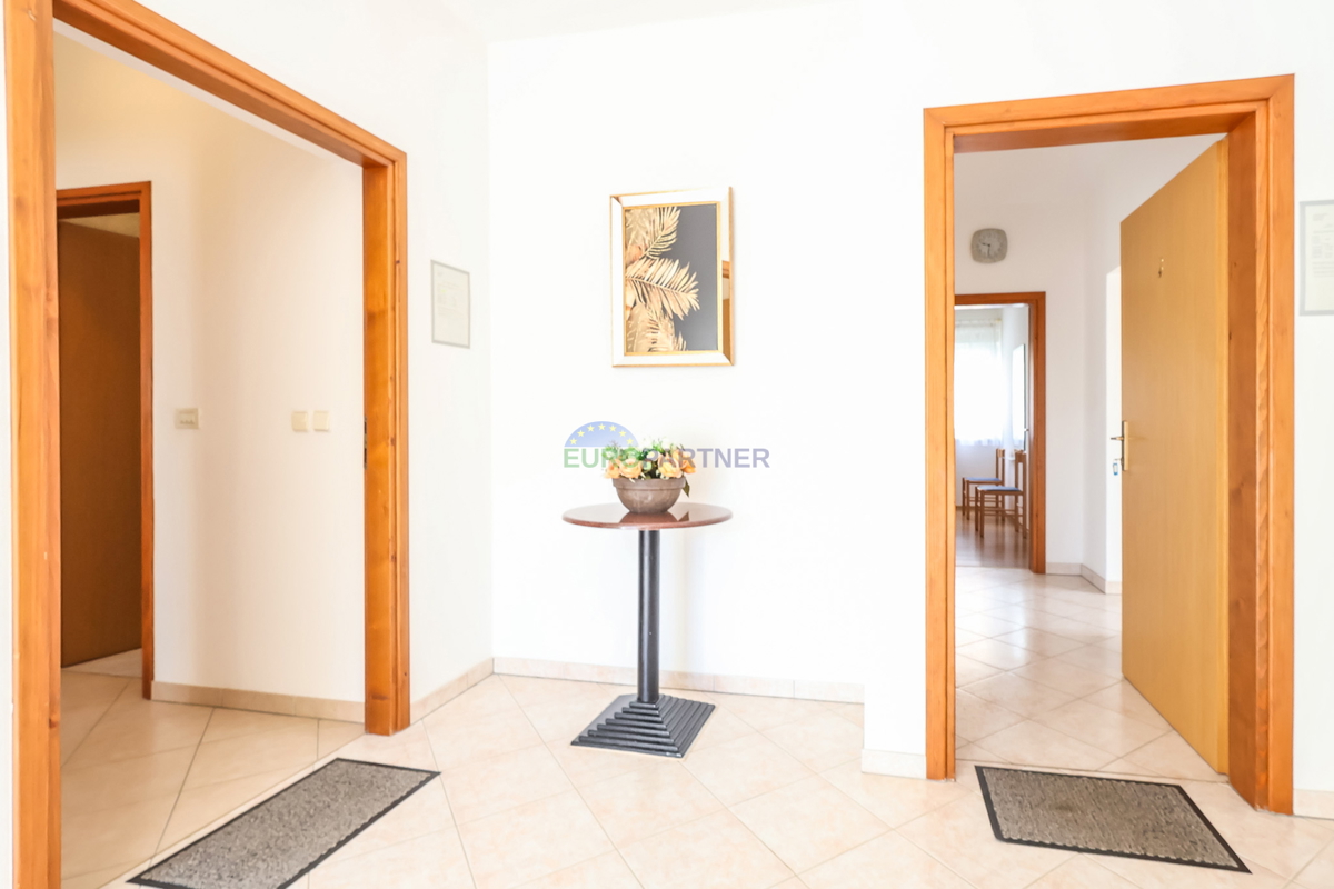 Casa indipendente con 4 appartamenti, Funtana