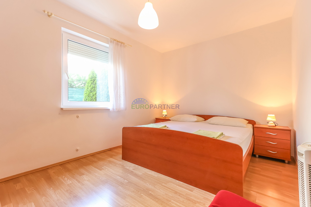 Casa indipendente con 4 appartamenti, Funtana