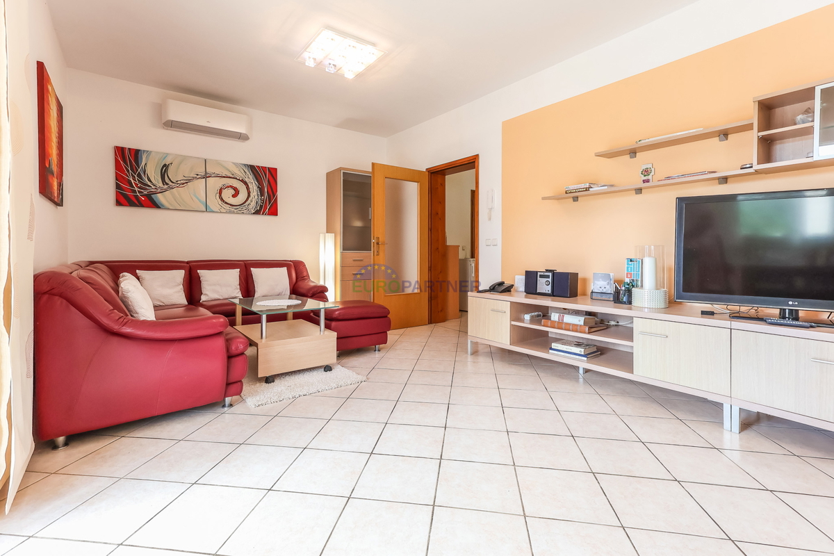 Casa indipendente con 4 appartamenti, Funtana