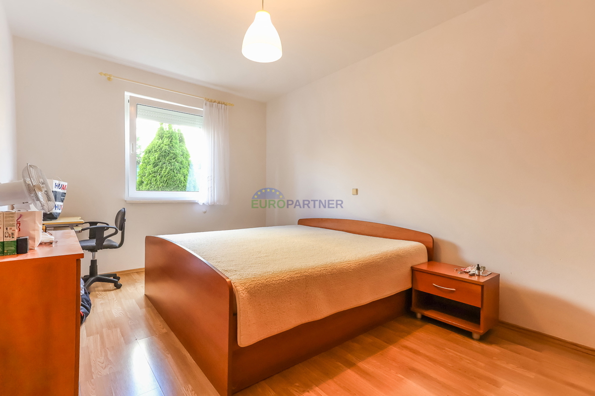 Casa indipendente con 4 appartamenti, Funtana