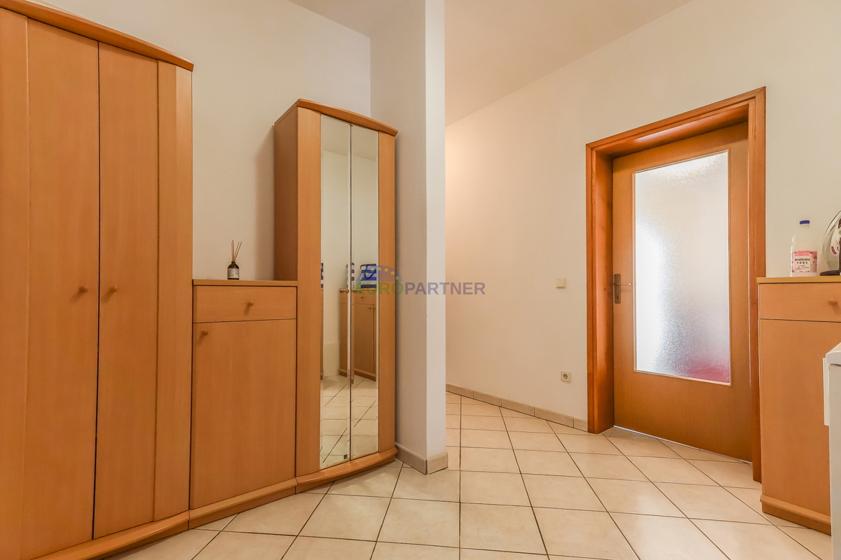 Casa indipendente con 4 appartamenti, Funtana