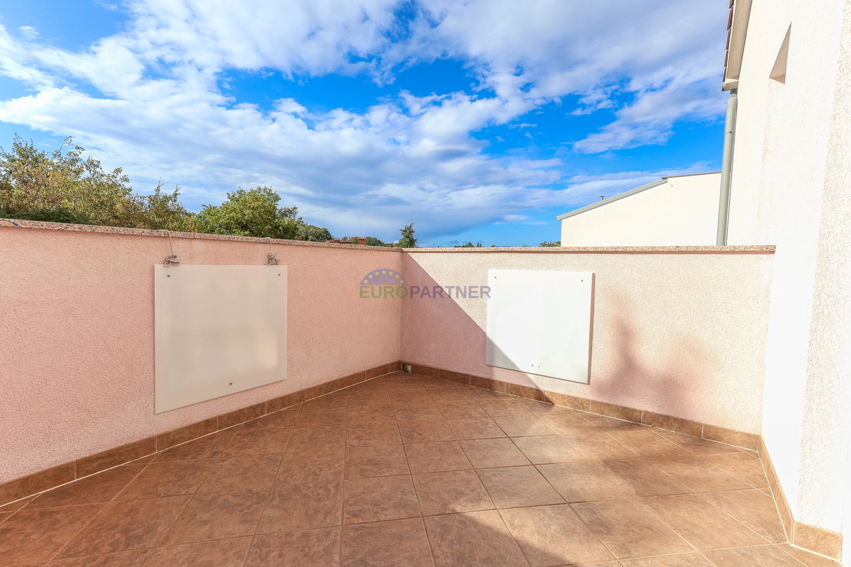 Casa indipendente con 4 appartamenti, Funtana