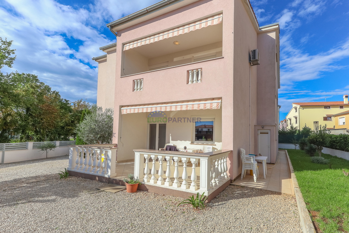 Casa indipendente con 4 appartamenti, Funtana