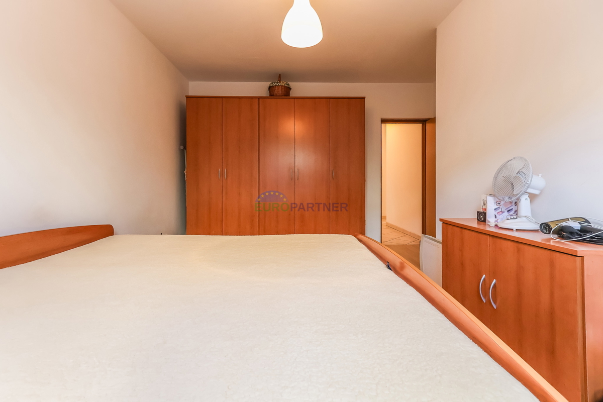 Casa indipendente con 4 appartamenti, Funtana