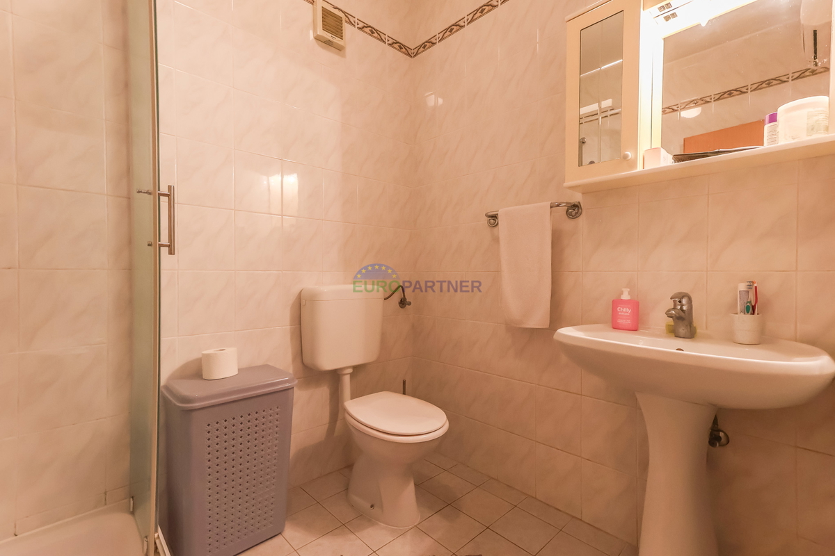 Casa indipendente con 4 appartamenti, Funtana