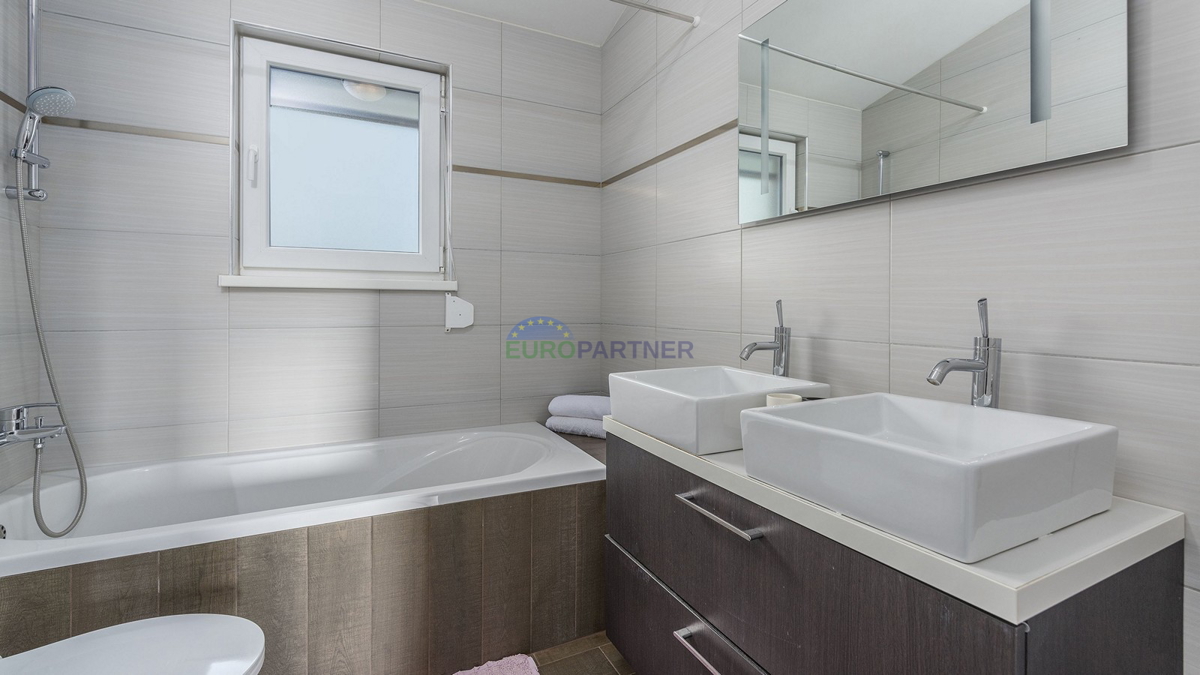 Villa indipendente con piscina, Poreč, Istria