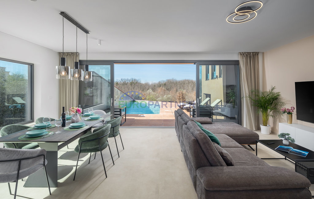 Istra, Novigrad, villa moderna con piscina