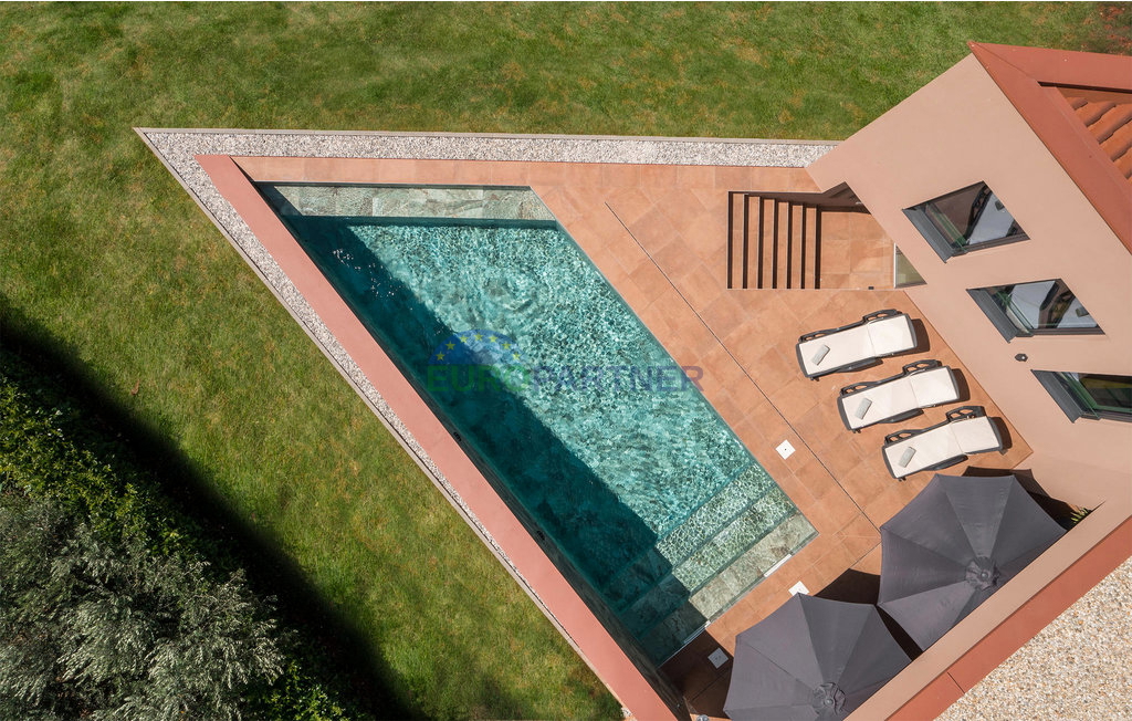 Istra, Novigrad, villa moderna con piscina